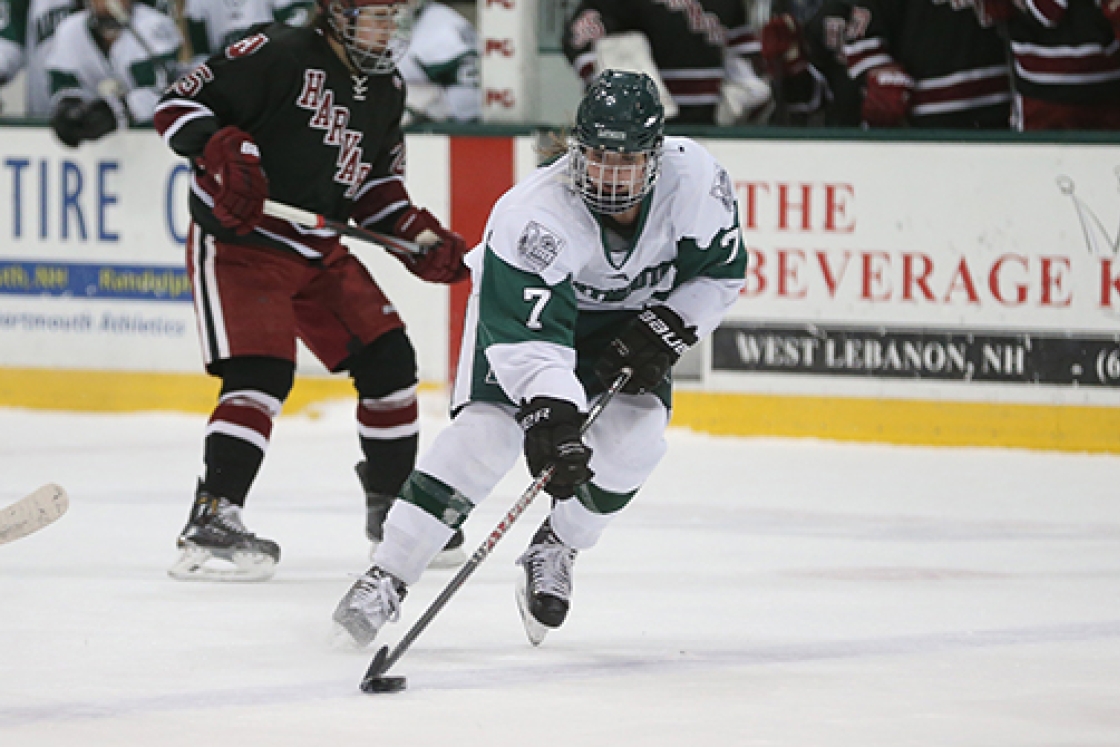 Laura Stacey playing on the Dartmouth women's hockey team