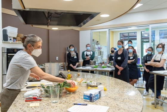 Geisel medical students participating in culinary medicine sessions