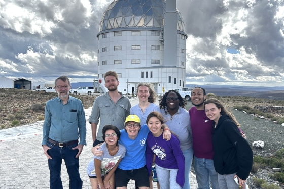 Astronomy professor John Thorstensen leads FSP students in South Africa